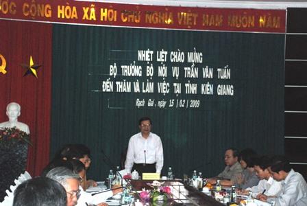 Bộ trưởng Bộ Nội vụ Trần Văn Tuấn đến thăm và làm việc tại thành phố Hồ Chí Minh và các tỉnh phía Nam